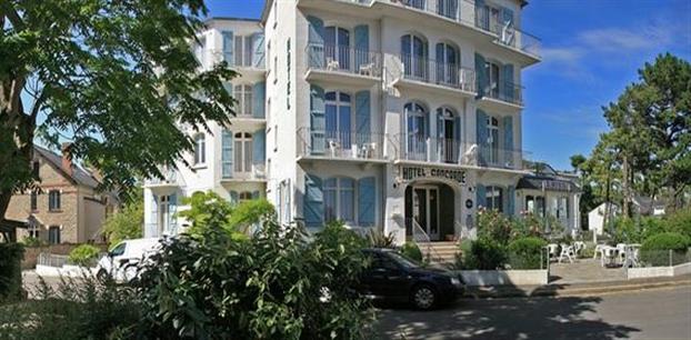 Façade de l'hôtel La Concorde à La Baule, au sud de la Bretagne
