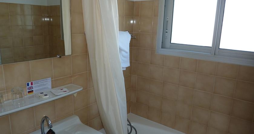 Salle de bain - chambre vue sur mer à la baule  - Hotel La Concorde La Baule