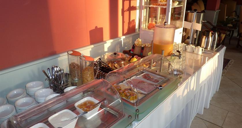 Buffet de l'hôtel le Concorde à la Baule  - Hotel La Concorde La Baule