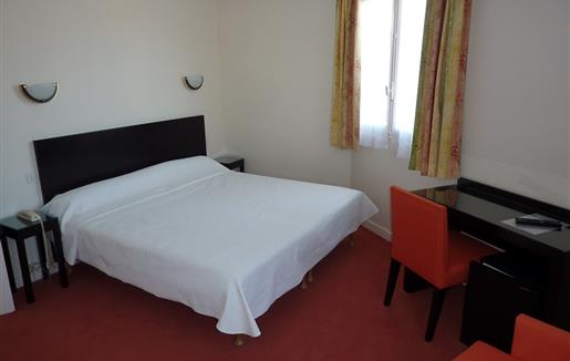 Lit chambre vue pin - hôtel à la Baule  - Hotel La Concorde La Baule